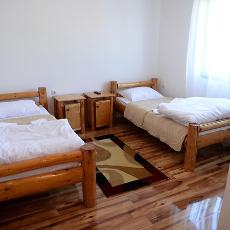 Motel Nacionalni Restoran Ognjiste Koruge エクステリア 写真