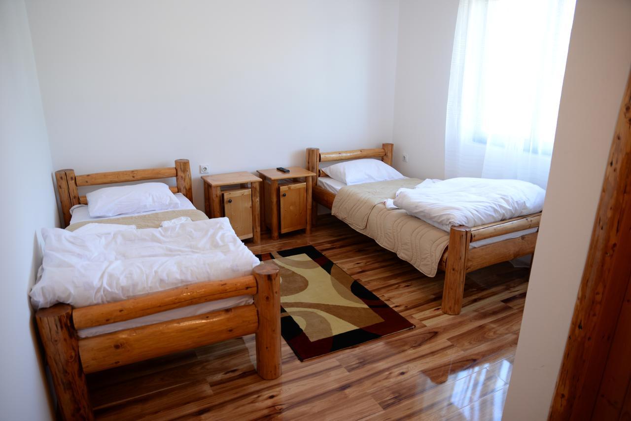 Motel Nacionalni Restoran Ognjiste Koruge エクステリア 写真