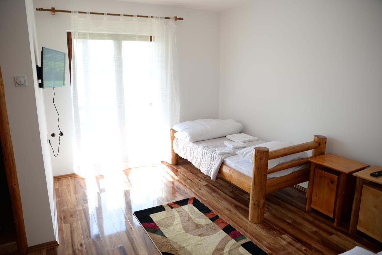 Motel Nacionalni Restoran Ognjiste Koruge エクステリア 写真